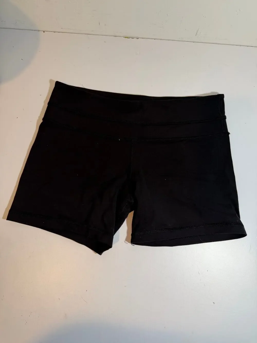 Lululemon Reverse Groove Short Women’s 8 Biker Shorts Athletic Yoga Pilates Gym